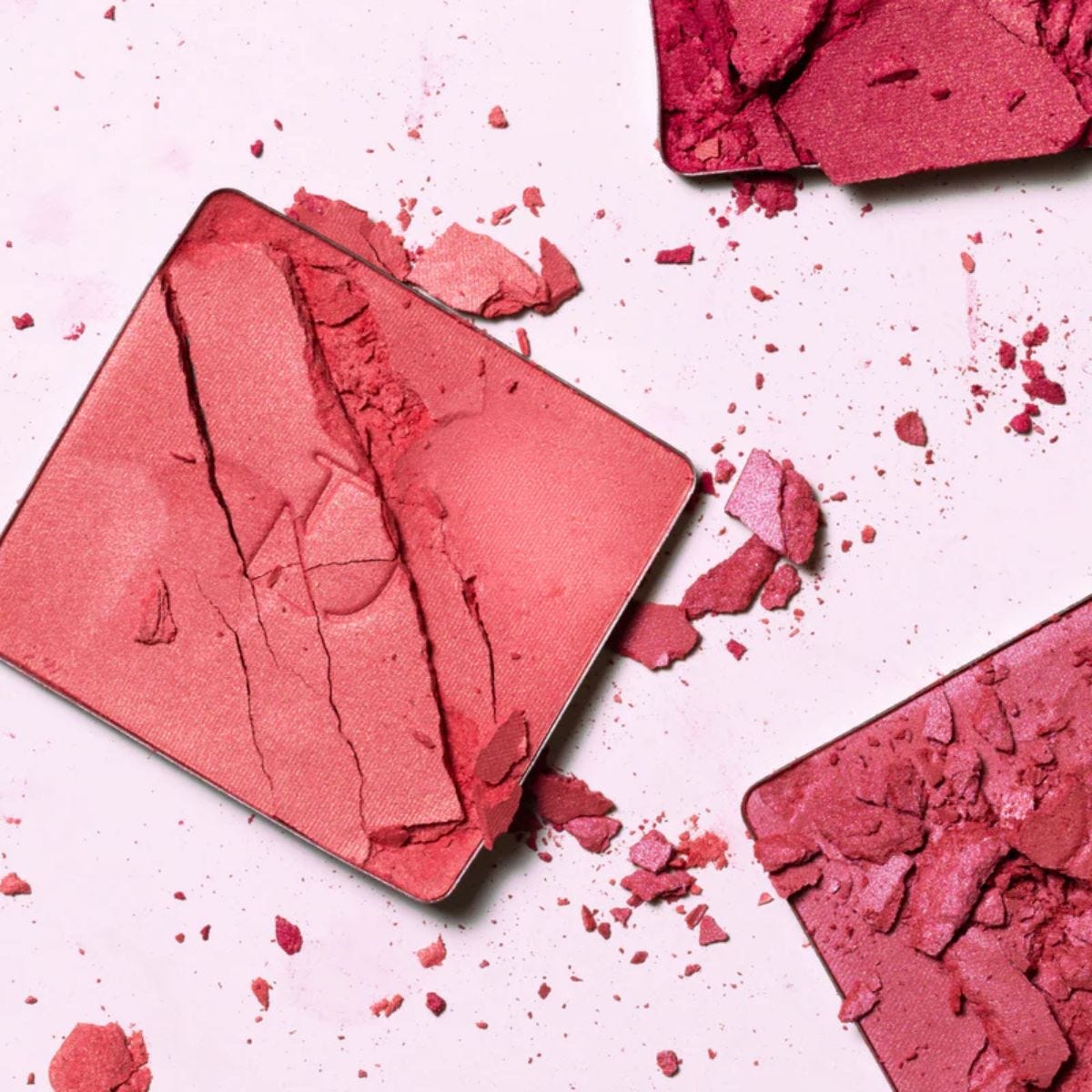 Radiant Blush - Polvere COmpatta per Guance - 03 Rosa Intenso Perlato