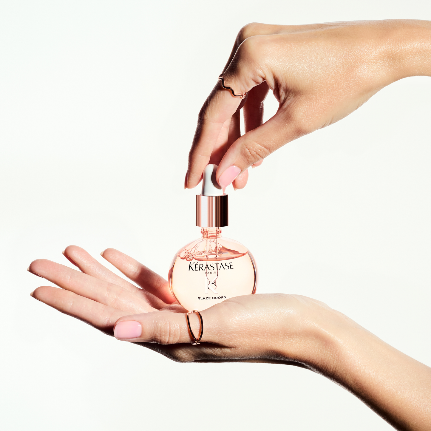 Kérastase Gloss Absolu Olio leggero Glaze Drops per capelli tendenti al crespo 45ml