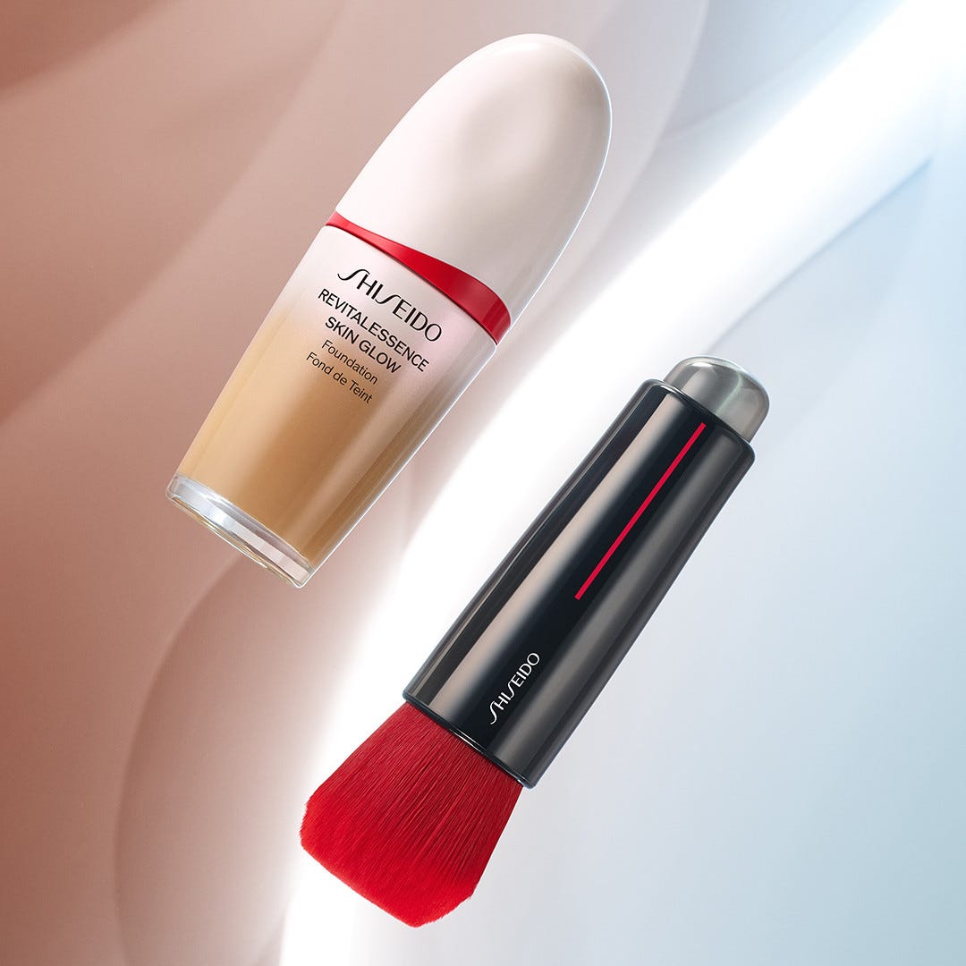 Revitalessence Skin Glow Foundation 320 Pine