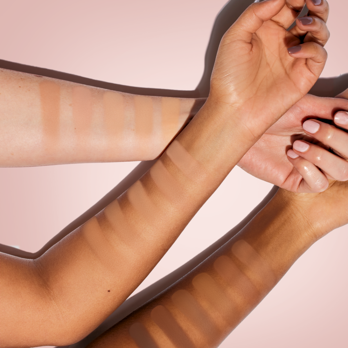 Rimmel Lasting Finish, 001 Fair Porcelain, Fondotinta Compatto, Finish Soft-Focus, Finish opaco, Coprenza totale, SPF20, Formula vegana, 7 g