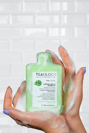 Shampoo ristrutturante con infuso di tè matcha