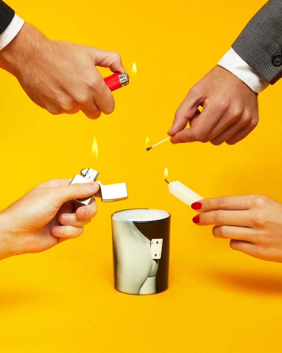 Toiletpaper Candle Two Of Spades Gelsomino & Salvia 200g